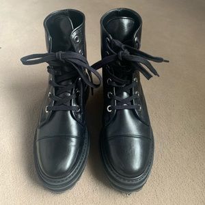 Combat boots